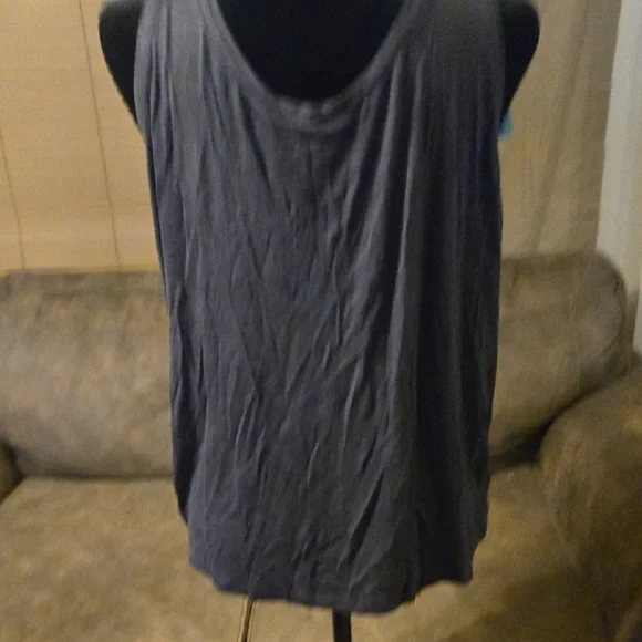 Maurices Charcoal Gray Drape Front Tank Top Size Large NWT - Picture 4 of 5